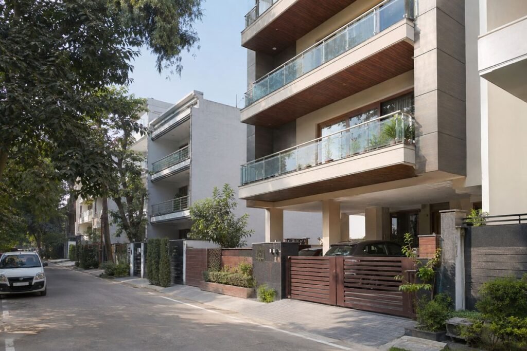 Independent floors and plotted residential properties in Sector 19 Gurugram