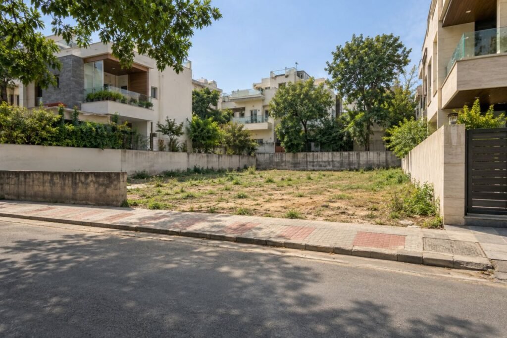 Residential plot in DLF Phase 1 Gurugram illustrating land ownership and redevelopment considerations